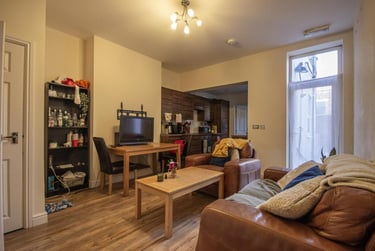 3 bed flat, Forsyth Road, Jesmond, Newcastle, NE23DB - Image 3